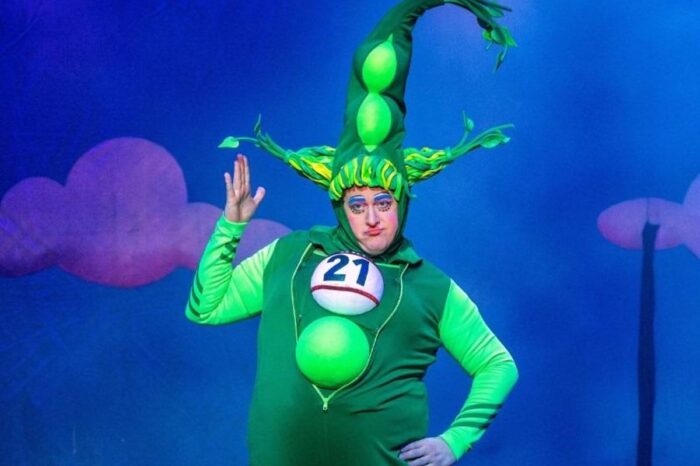 Ben Eagle returns to Cast in Doncaster this Christmas as one of Cinderella’s infamous Ugly Stepsisters