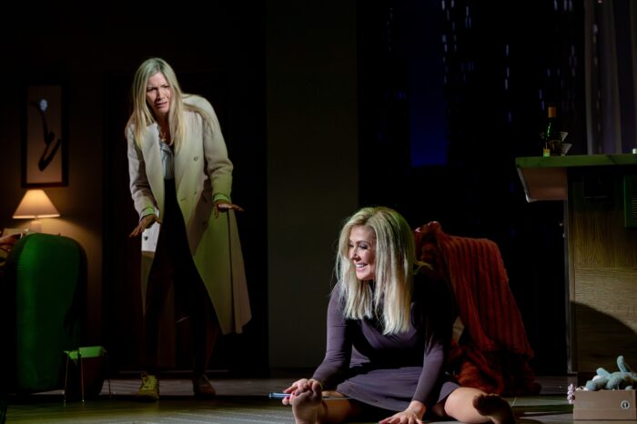 Kym Marsh and Lisa Faulkner star in Single White Female at Liverpool Playhouse
